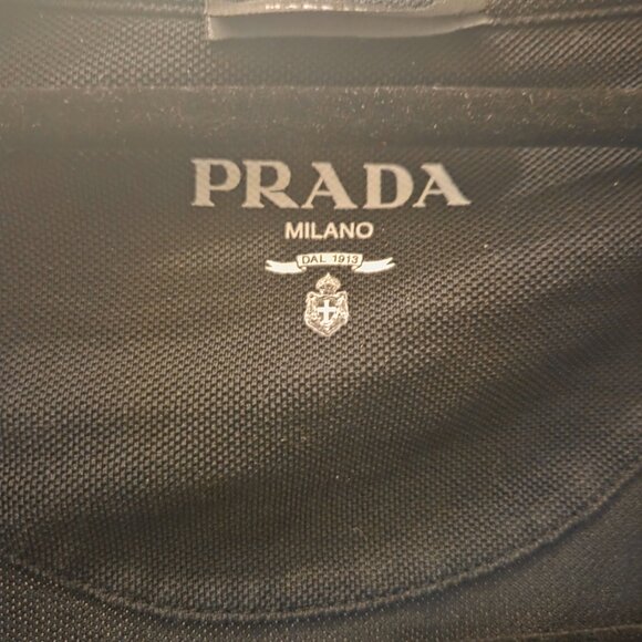 Prada - Picture 2 of 2
